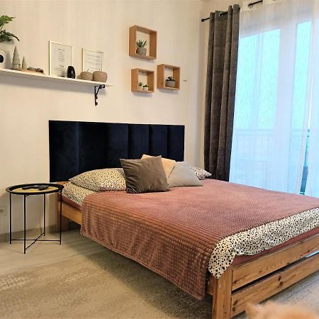 2-Room Apartment Nowy Dwór Mazowiecki Exteriör bild