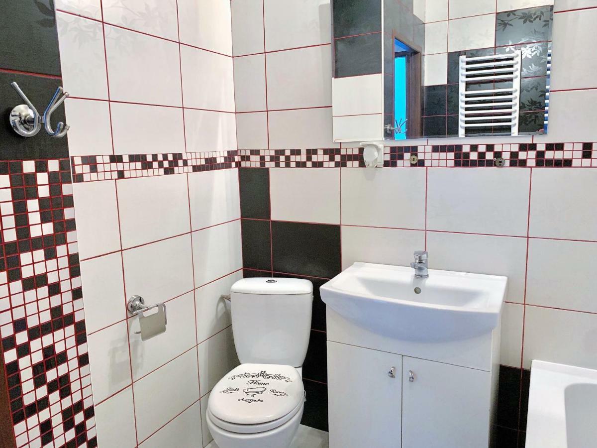 2-Room Apartment Nowy Dwór Mazowiecki Exteriör bild